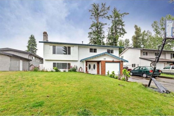 1940 Cordova Court, Abbotsford, BC V2T4H7 Photo 2