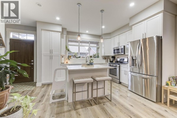 4pc Ensuite bath - 1940 Ethel Street, Kelowna, BC V1Y2Z5 Photo 4