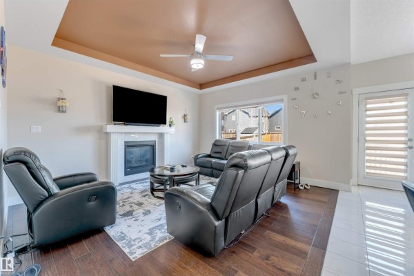 1943 Adamson Tc Sw, Edmonton, AB, photo 2