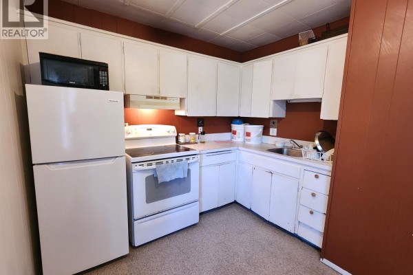 1944 Poplar Avenue, Quesnel, BC V2J3Z5 Photo 4