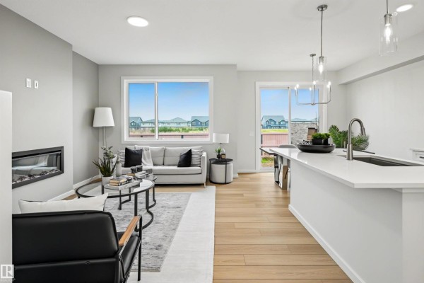 19451 21 Av Nw, Edmonton