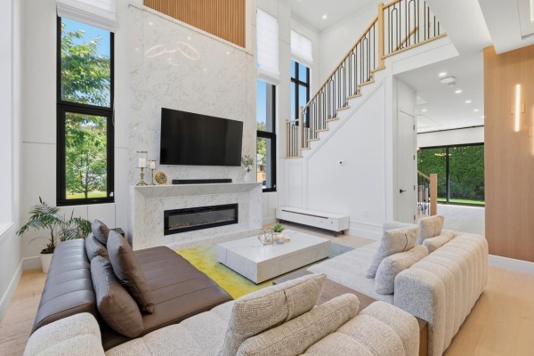1946 143a Street, Surrey, BC V4A7T1 Photo 5