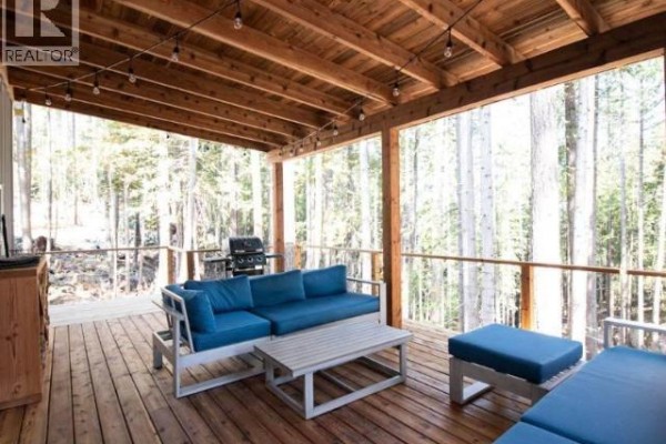 1947 Blubber Bay Rd, Texada Island, BC V0N3K0 Photo 5