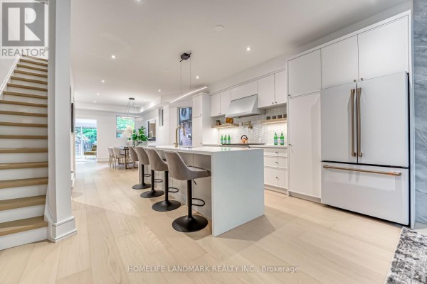 Office - 195 Albany Avenue, Toronto, ON M5R3C7 Photo 4