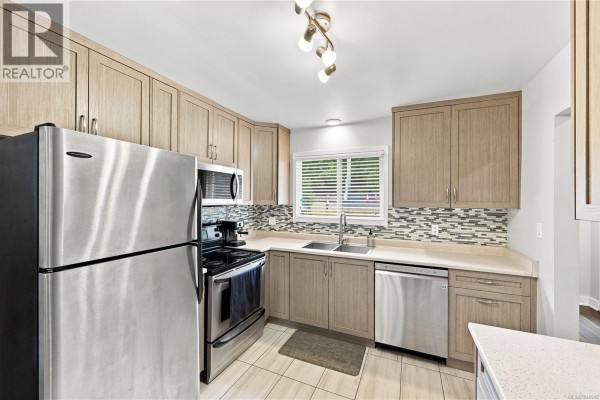 Primary Bedroom - 195 Atkins Rd, View Royal, BC V9B2Z9 Photo 5