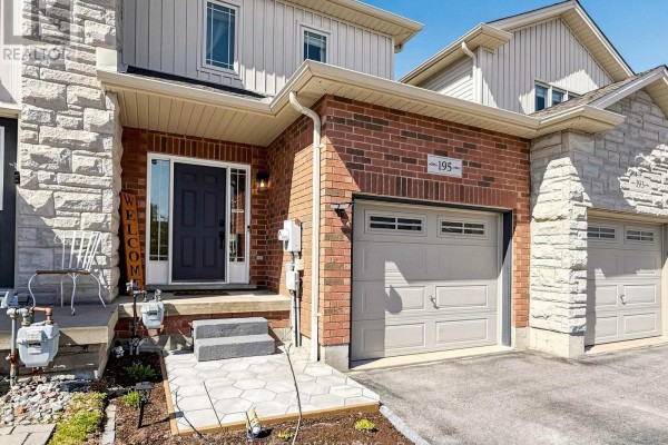 195 Banting Crescent, Essa, ON, photo 2