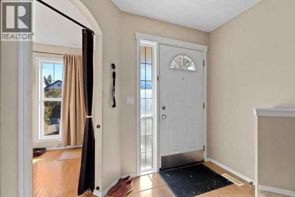 Office - 195 Cranberry Close Se, Calgary, AB T3M0B5 Photo 4