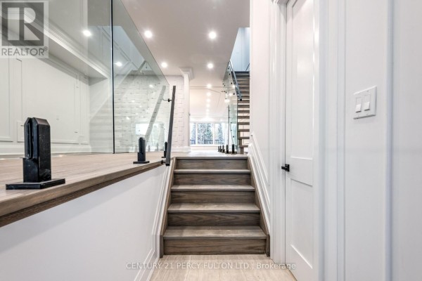 Kitchen - 195 Danforth Road, Toronto, ON M1L3X1 Photo 3