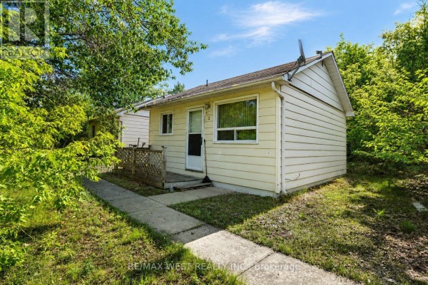 195 Dunkerron Avenue, Wasaga Beach, ON, photo 3