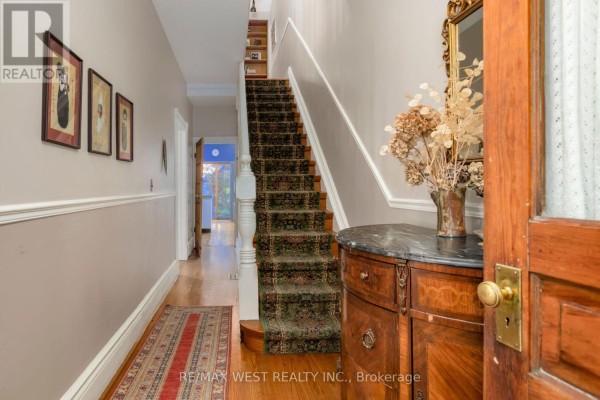 Kitchen - 195 Dunn Avenue, Toronto, ON M6K2S1 Photo 4