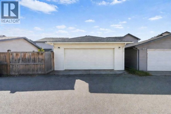 Kitchen - 195 Elgin Rise Se, Calgary, AB T2Z4Z7 Photo 2
