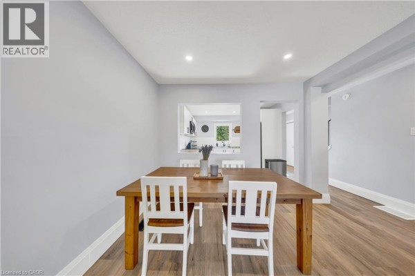Foyer - 195 Fife Road, Guelph, ON N1H7J3 Photo 5