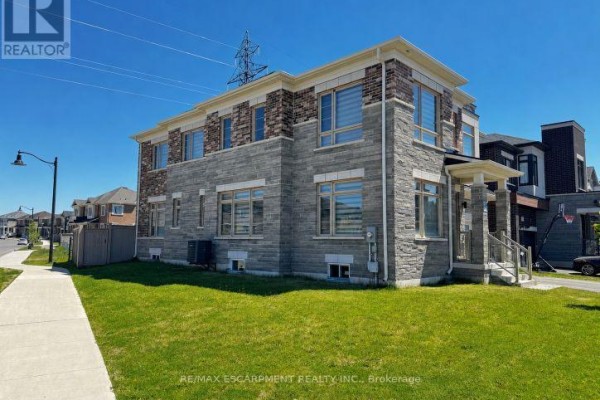 195 Granite Ridge Trail, Hamilton, ON, photo 2