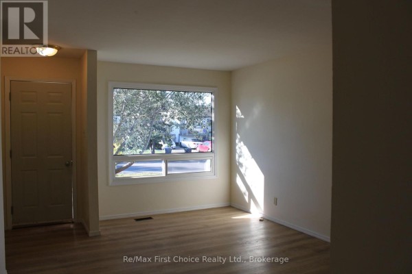 Bedroom 3 - 195 Limbrick Street, Thunder Bay, ON P7C4S6 Photo 5