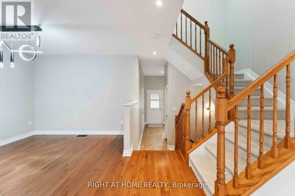 Living room - 195 Mancini Way, Ottawa, ON K2J5X4 Photo 2