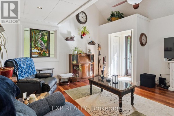 195 Maple Street, Bracebridge, ON P1L1K4 Photo 4