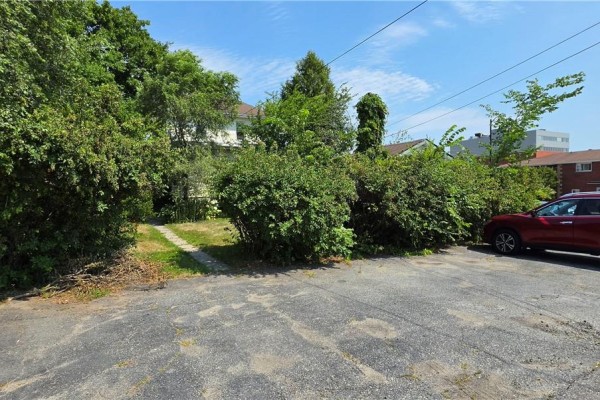 195 Pine Street, Sudbury, ON P3C1X4 Photo 3