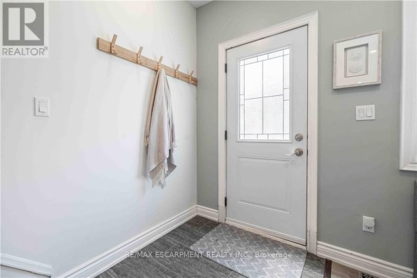 195 Wood Street E, Hamilton, ON, photo 2