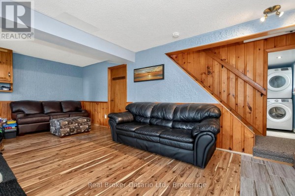 1950 Champlain Road, Tiny, ON, photo 2