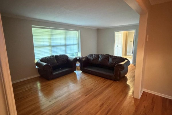 1953 Mulberry Crescent, Ottawa, ON K1J8J8 Photo 4