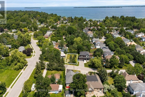 1953 St Paul Road, Innisfil, ON, photo 2