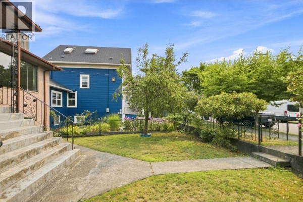 1955 Turner Street, Vancouver, BC V5L1Z9 Photo 4