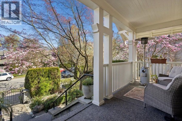 1956 W 14 Avenue, Vancouver, BC V6J2K2 Photo 2