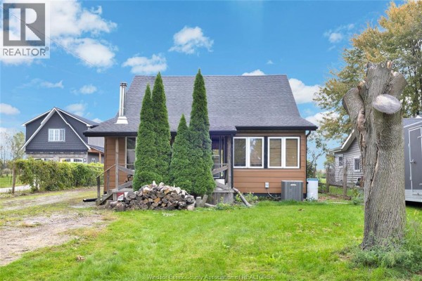 1957 Front Road North, Amherstburg