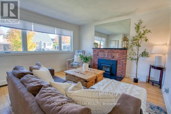 Living room - 196 Allison Avenue, Ottawa, ON K2B5B9 Photo 5
