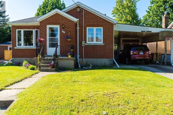 Kitchen - 196 Blucher Street, Kitchener, ON N2H5V7 Photo 2