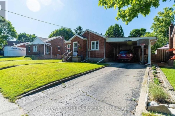 Primary Bedroom - 196 Blucher Street, Kitchener, ON N2H5V7 Photo 3