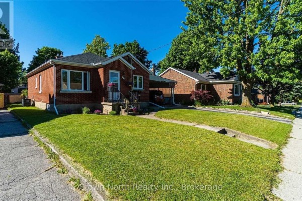 Bedroom 2 - 196 Blucher Street, Kitchener, ON N2H5V7 Photo 4