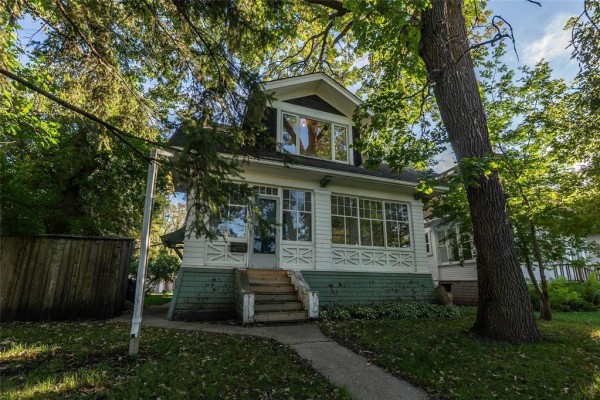 196 Enfield Crescent, Winnipeg