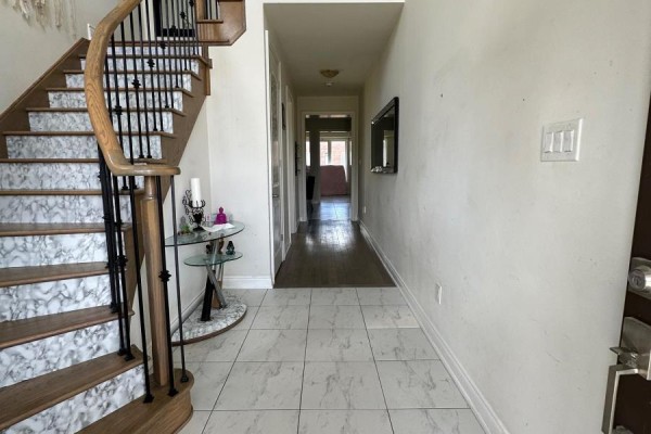 196 Munro Circle, Brantford, ON, photo 2