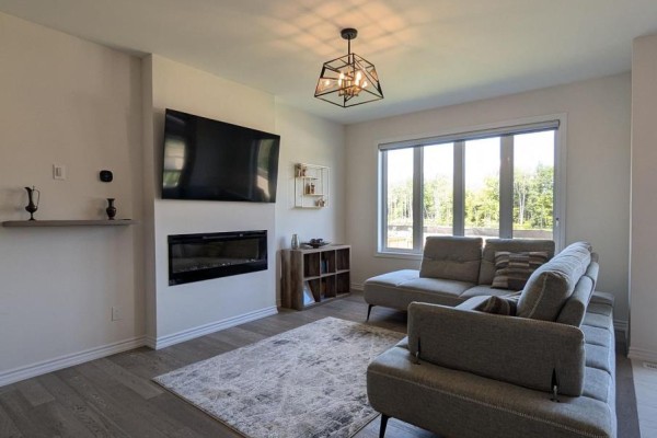 196 Ramblewood Drive, Wasaga Beach, ON, photo 3