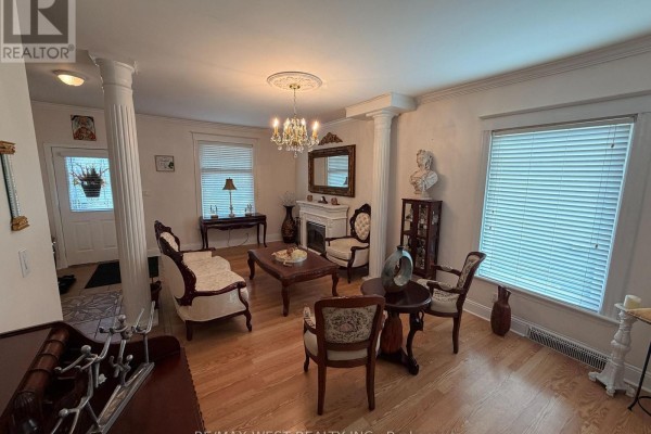 Primary Bedroom - 196 Simcoe Street E, Hamilton, ON L8L3P1 Photo 4