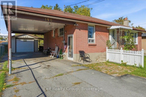 Living room - 196 Yeomans Street, Belleville, ON K8P3Y4 Photo 5