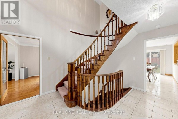 1960 Pimlico Court, Mississauga, ON L5M3S3 Photo 3