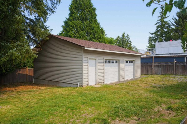 19671 49 Avenue, Langley, BC V3A3R2 Photo 4