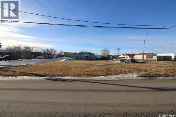 197 2nd Avenue E, Shaunavon, SK S0N2M0 Photo 3