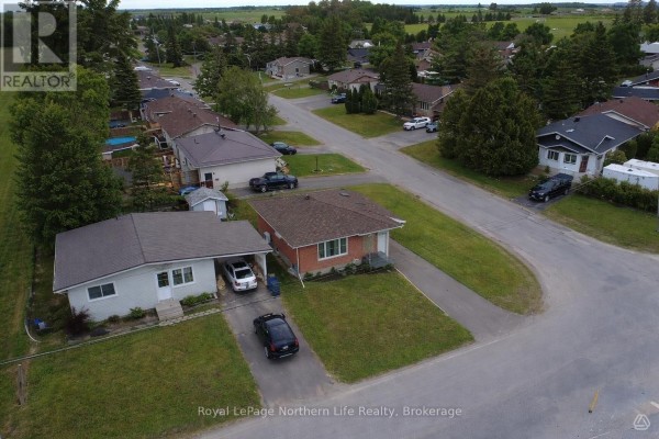 Dining room - 197 Hessle Avenue, Temiskaming Shores, ON P0J1P0 Photo 4