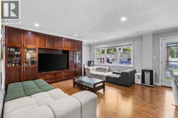 1970 Sperling Avenue, Burnaby, BC V5B4K5 Photo 3