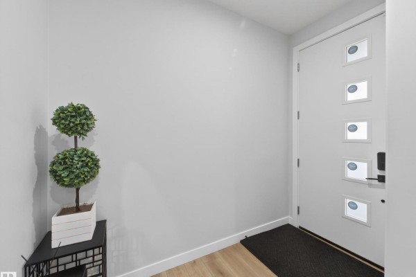 Primary Bedroom - 19744 28 Av Nw, Edmonton, AB T6M1M1 Photo 4