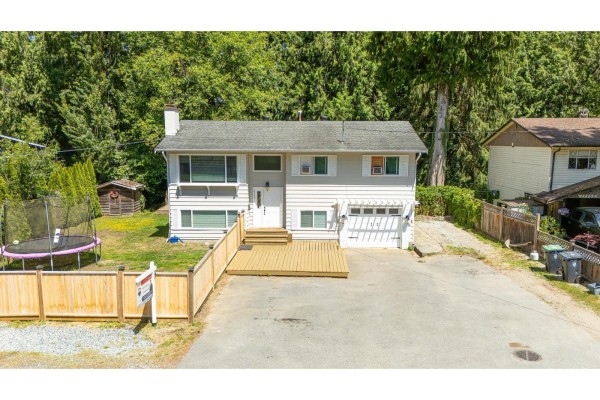 19745 38a Avenue, Langley, BC V3A4W7 Photo 2