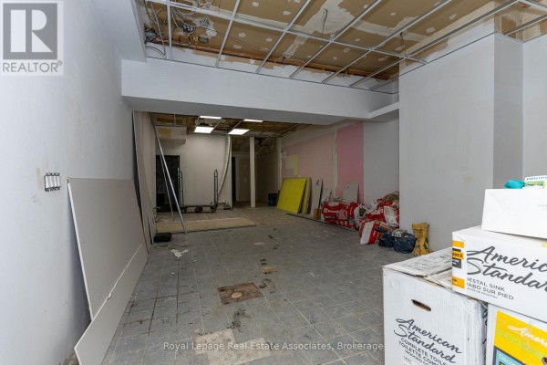 198 Bathurst Street, Toronto, ON, photo 2