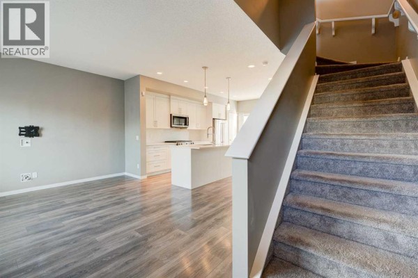 198 Masters Avenue Se, Calgary, AB, photo 2