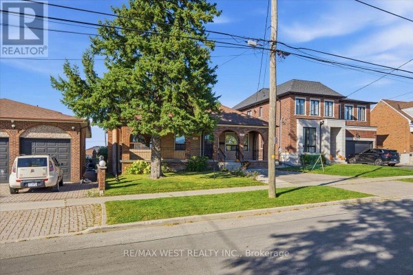 Kitchen - 198 Rustic Road, Toronto, ON M6L1W4 Photo 2