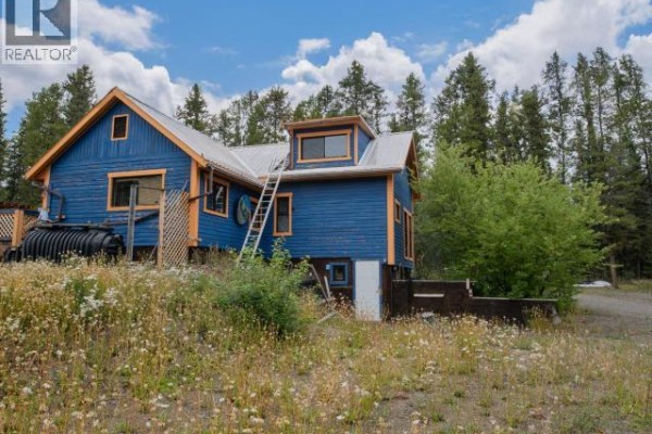 198 Taku Boulevard, Whitehorse South, YT Y0B1T0 Photo 2