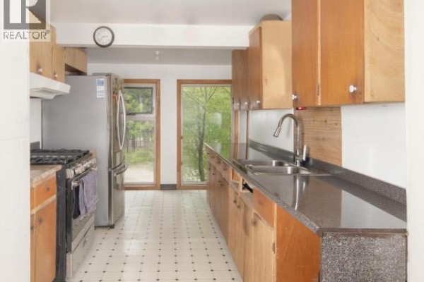 198 Taku Boulevard, Whitehorse South, YT Y0B1T0 Photo 5