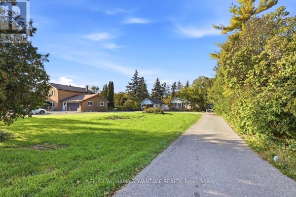 198 Twyn Rivers Drive, Pickering, ON L1V1E4 Photo 2